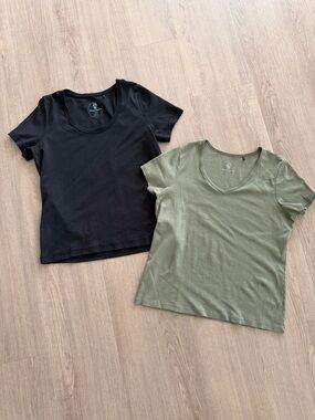 Tommy Bahama Short Sleeve Scoop Neck Tee - Black & Olive XL